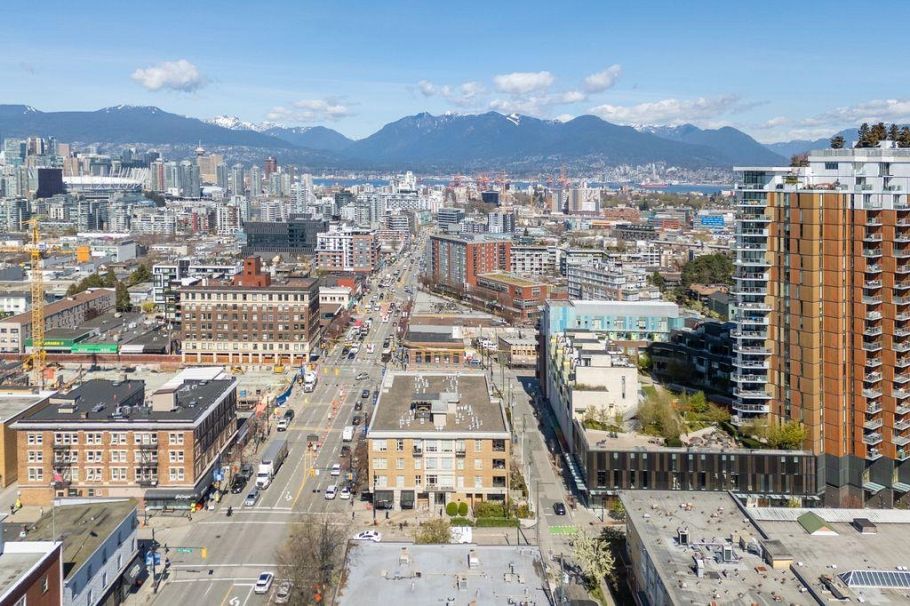 208 205 E 10th Avenue Vancouver, BC - 2