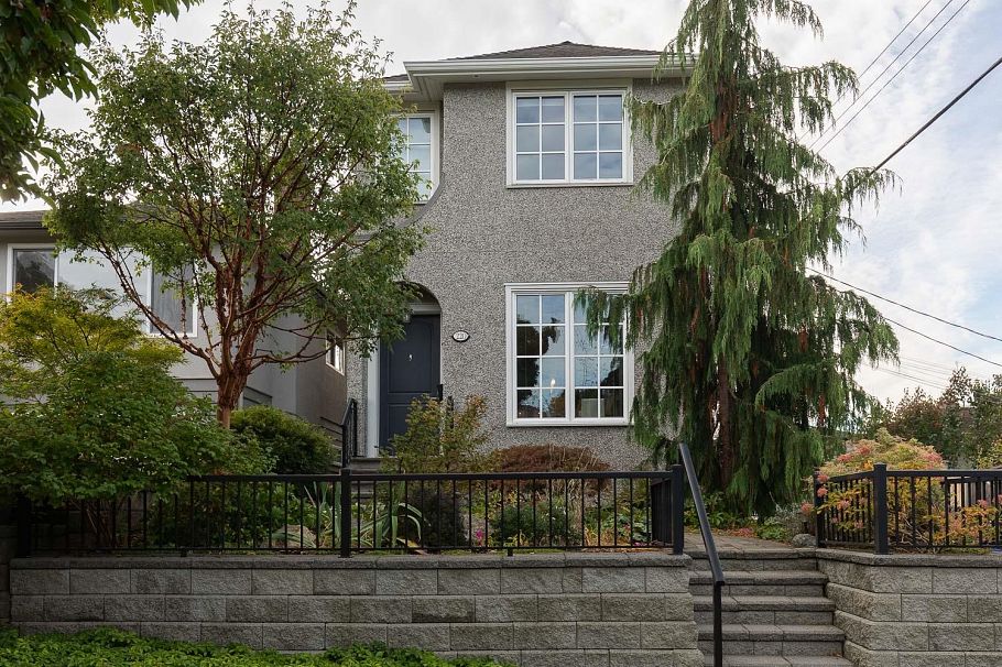 220 E 40th Avenue Vancouver, BC - 24