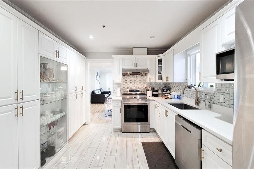 7480 Main Street Vancouver, BC - 8