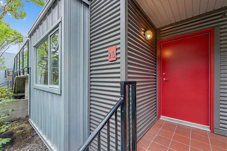 210 670 W 6th Avenue Vancouver, BC - 20