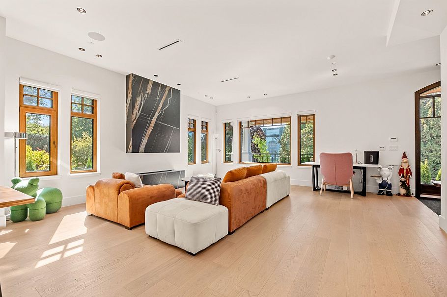 2051 W King Edward Avenue Vancouver, BC - 4