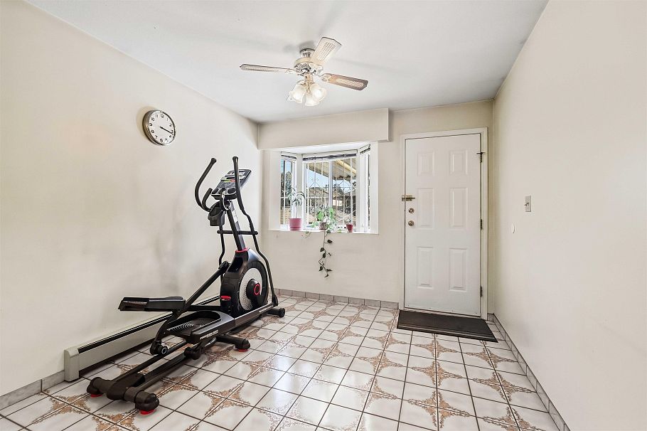 2168 E 27th Avenue Vancouver, BC - 16