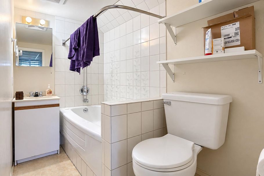 3841 W 23rd Avenue Vancouver, BC - 38