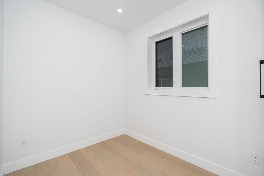 2 2753 Nanaimo Street Vancouver, BC - 15