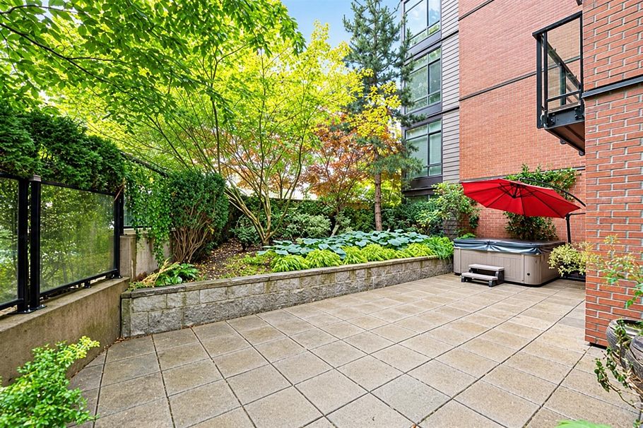 105 733 W 3rd Street North Vancouver, BC - 1