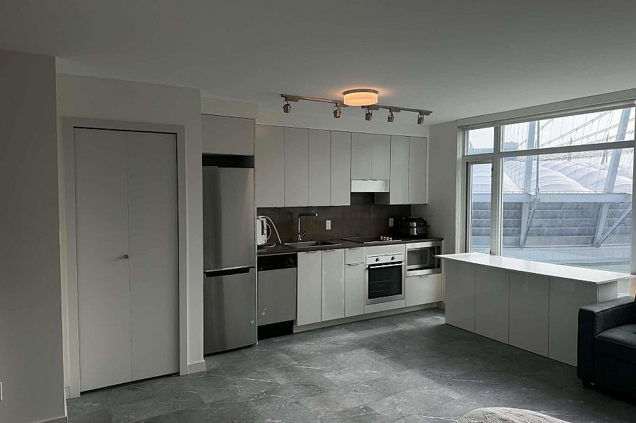 1606 161 W Georgia Street Vancouver, BC - 3