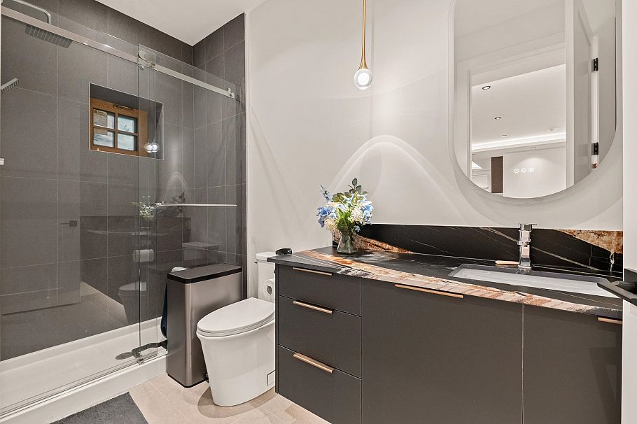 2051 W King Edward Avenue Vancouver, BC - 14