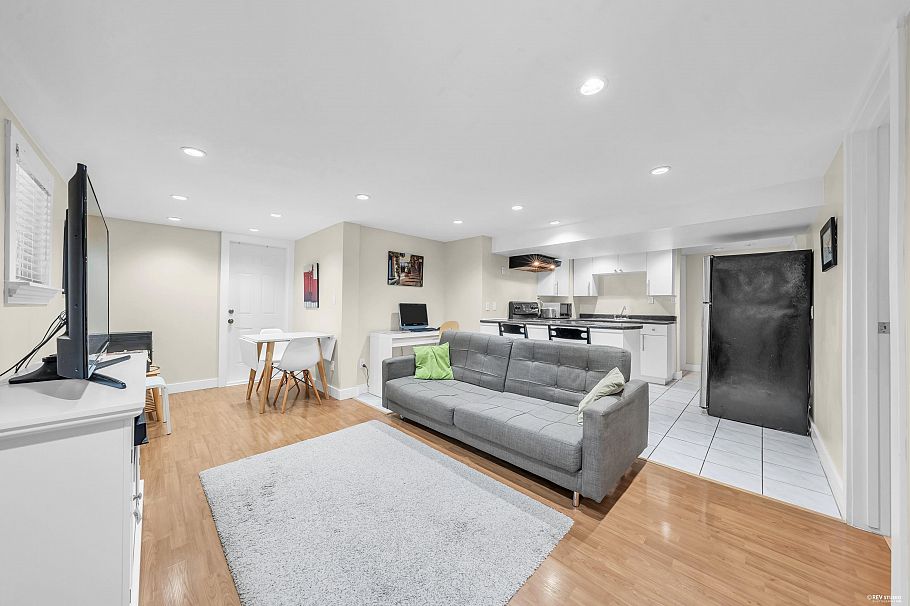 3335 Church Street Vancouver, BC - 24