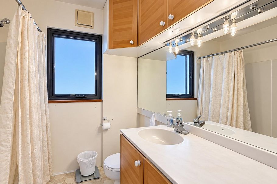 3841 W 23rd Avenue Vancouver, BC - 24