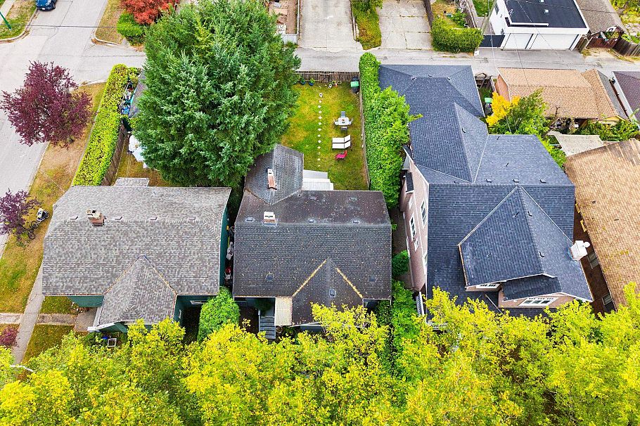 3883 W 20th Avenue Vancouver, BC - 11