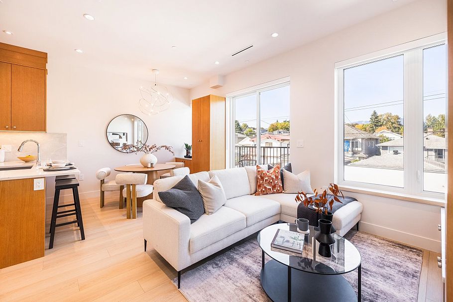 3 2995 Adanac Street Vancouver, BC - 3