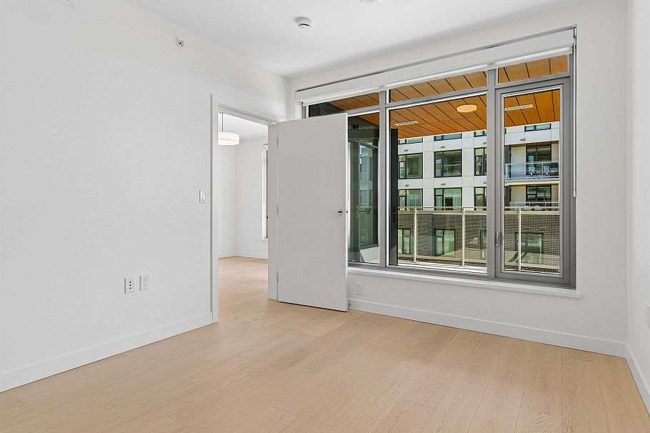 302 777 Harbour Way North Vancouver, BC - 25