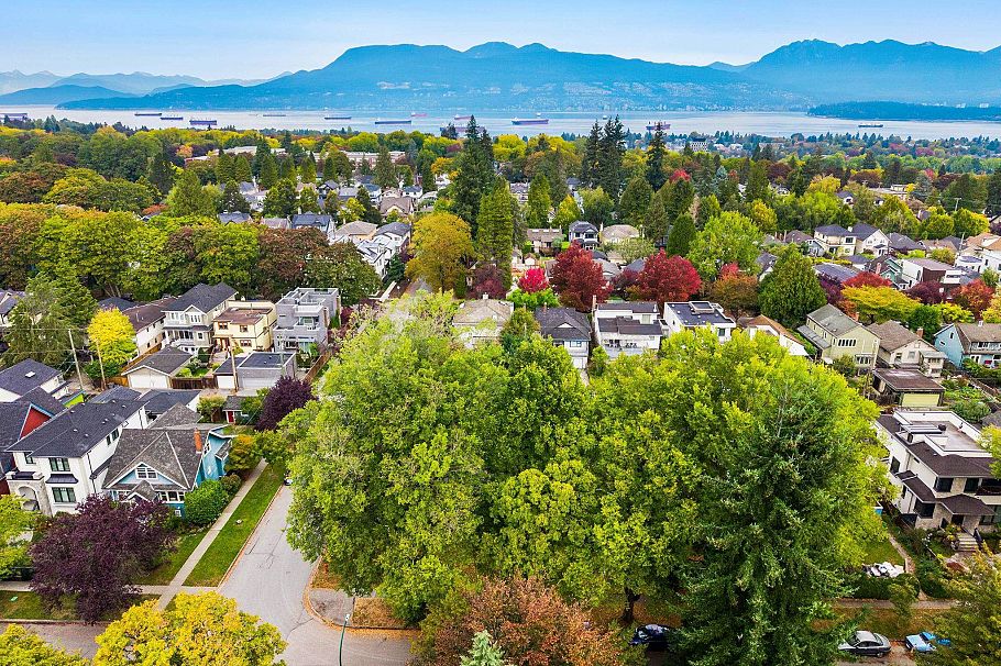 3895 W 20th Avenue Vancouver, BC - 11