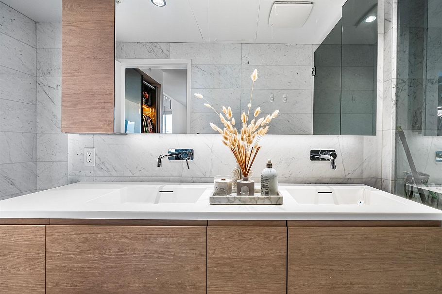 5602 1289 Hornby Street Vancouver, BC - 19