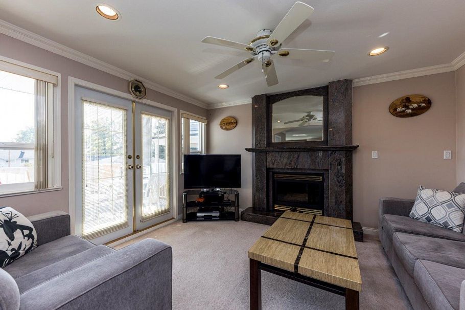 449 E 16th Street North Vancouver, BC - 13