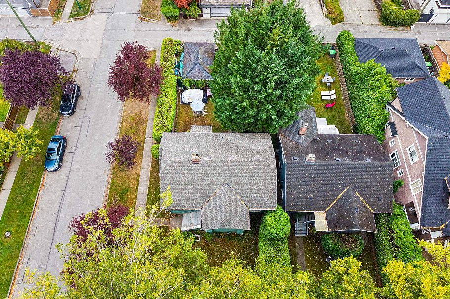 3895 W 20th Avenue Vancouver, BC - 5