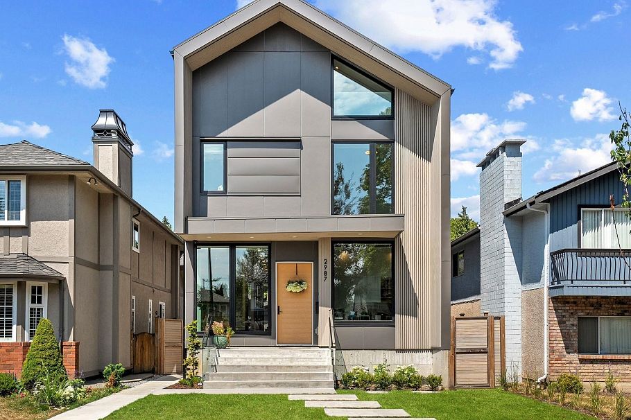 2987 W 40th Avenue Vancouver, BC - 1