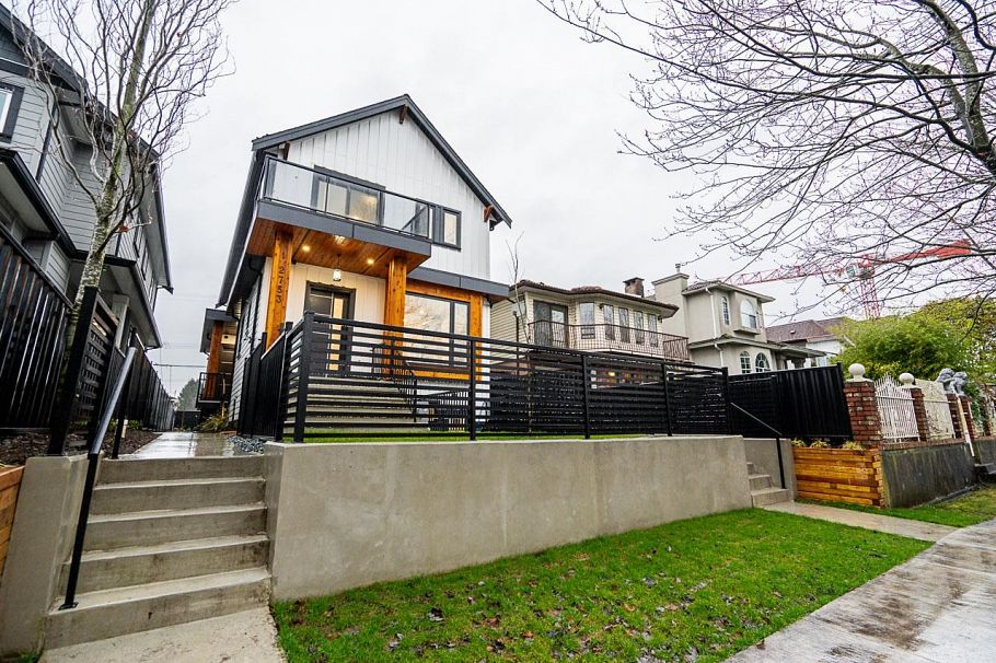 2 2753 Nanaimo Street Vancouver, BC - 1