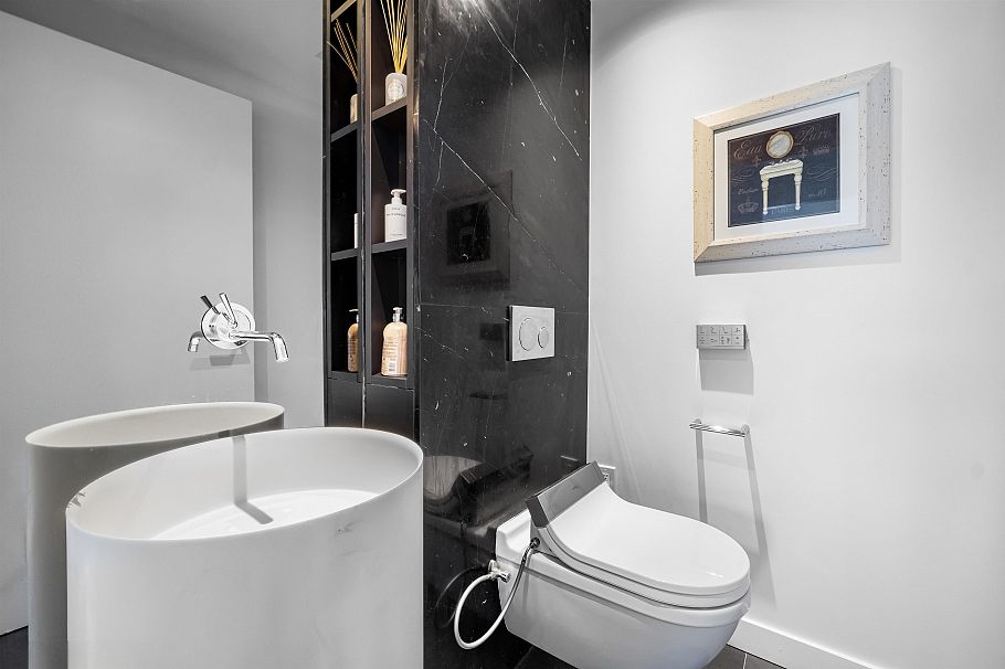 5602 1289 Hornby Street Vancouver, BC - 22
