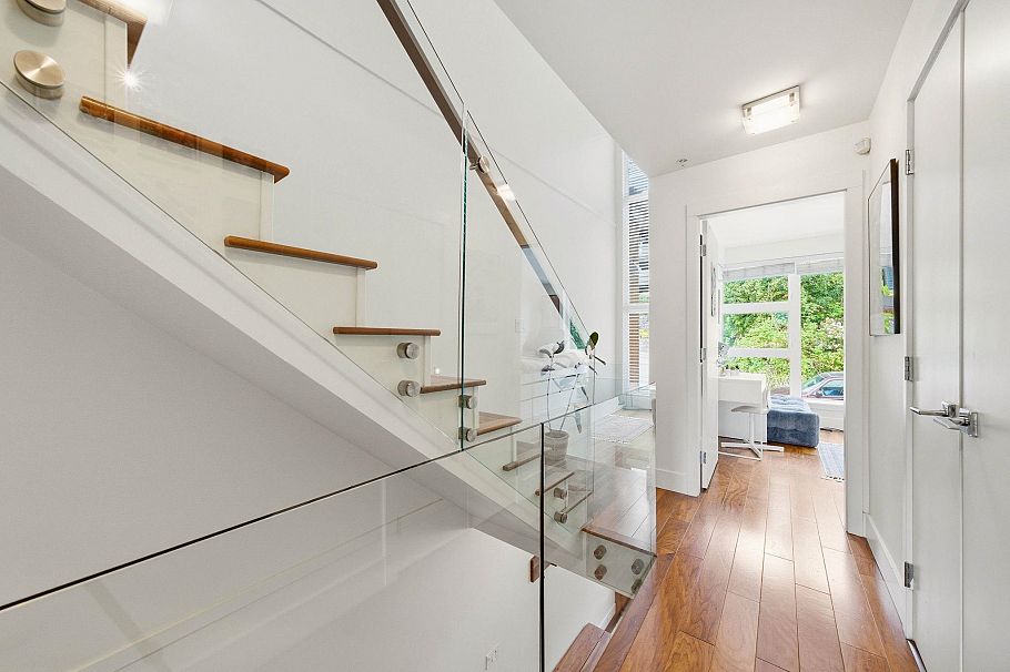 2222 Caledonia Avenue North Vancouver, BC - 16