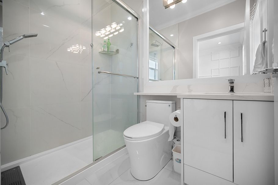1475 E 55th Avenue Vancouver, BC - 9