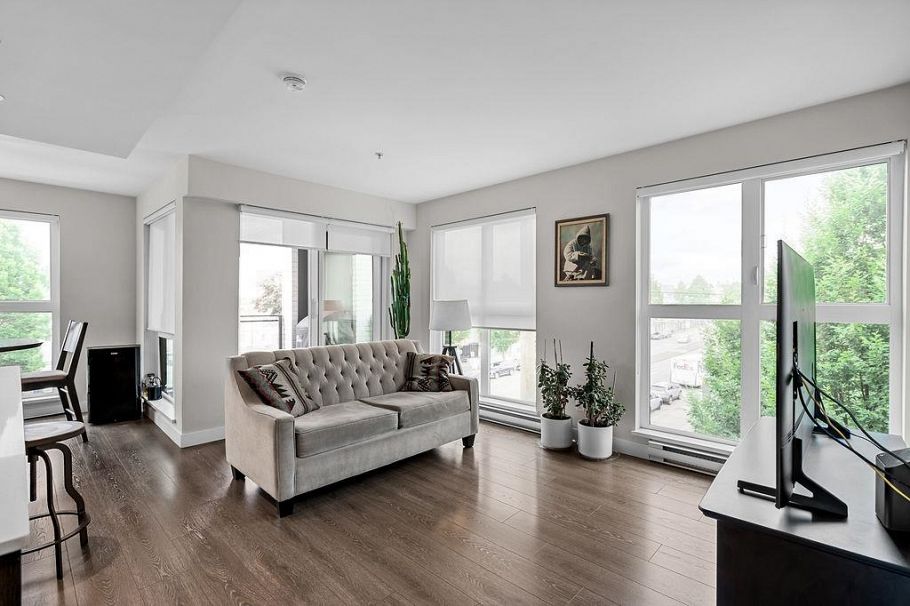 324 1588 E Hastings Street Vancouver, BC - 9