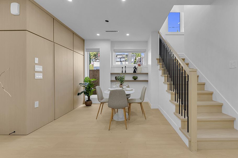 1 2888 E 6th Avenue Vancouver, BC - 5