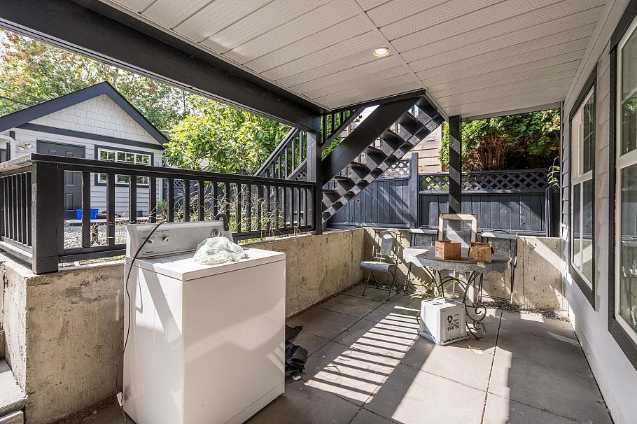 1546 E 2nd Avenue Vancouver, BC - 33