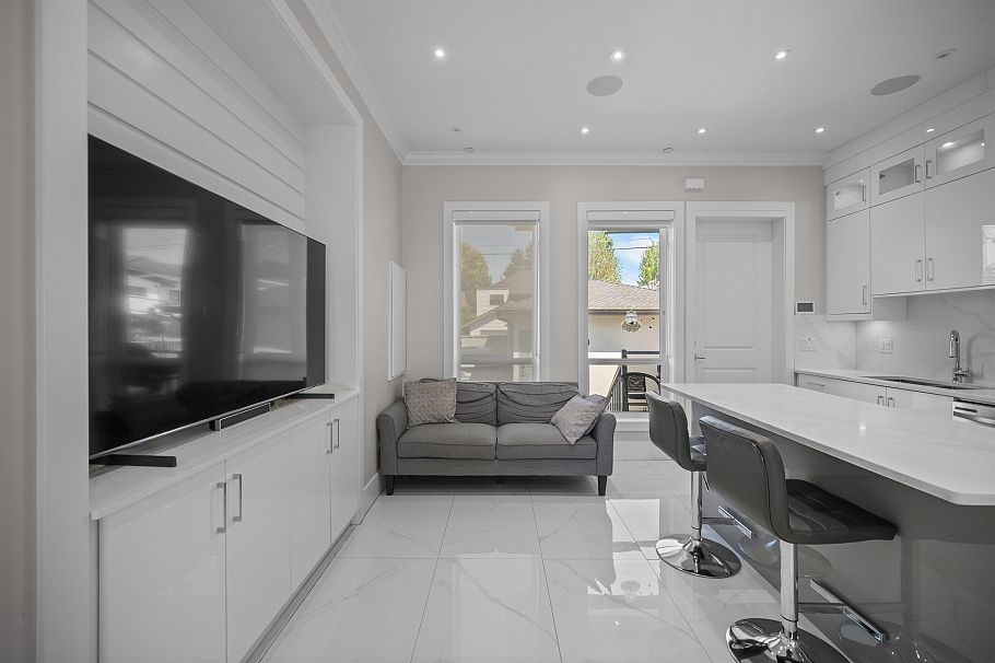 1475 E 55th Avenue Vancouver, BC - 20