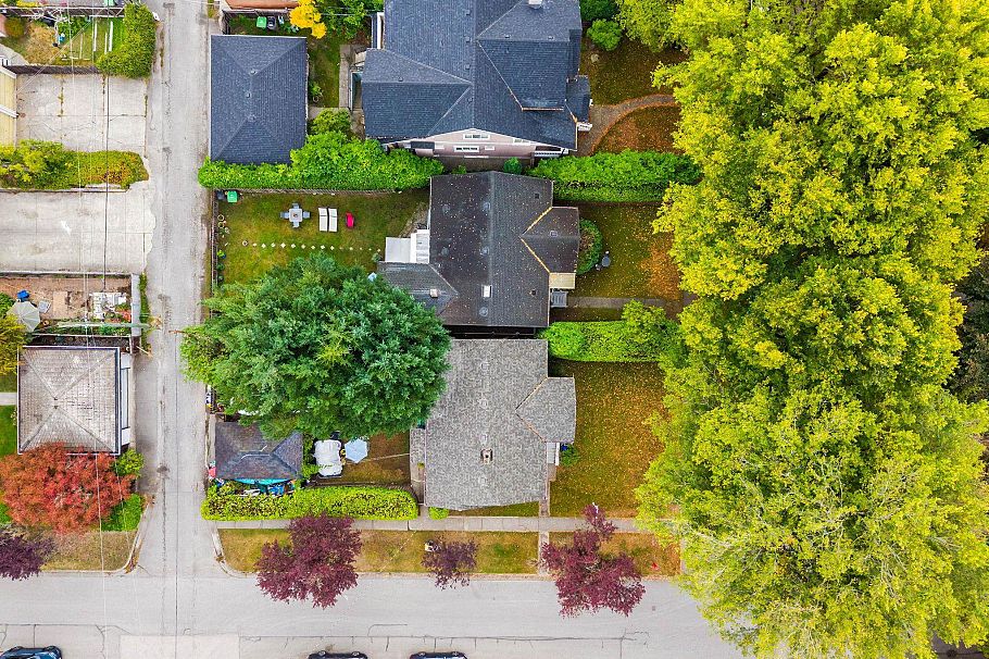 3895 W 20th Avenue Vancouver, BC - 12