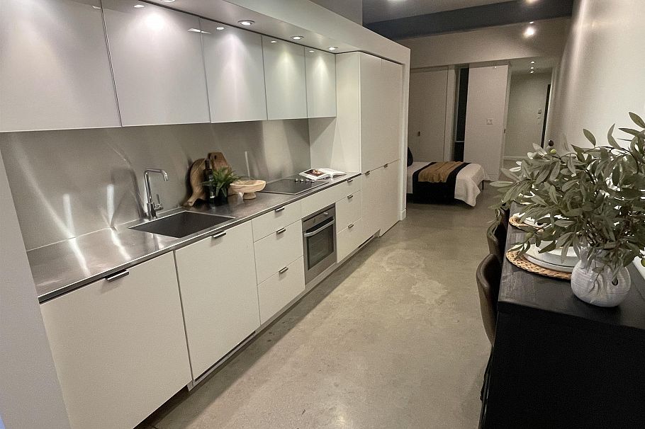 306 53 W Hastings Street Vancouver, BC - 2