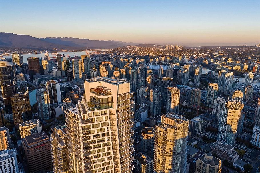 5602 1289 Hornby Street Vancouver, BC - 2