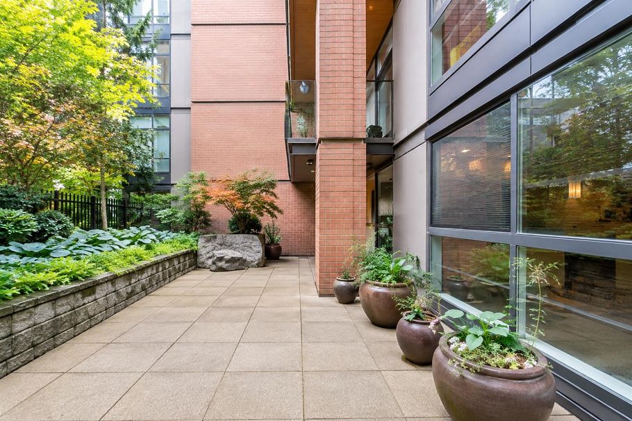 105 733 W 3rd Street North Vancouver, BC - 30