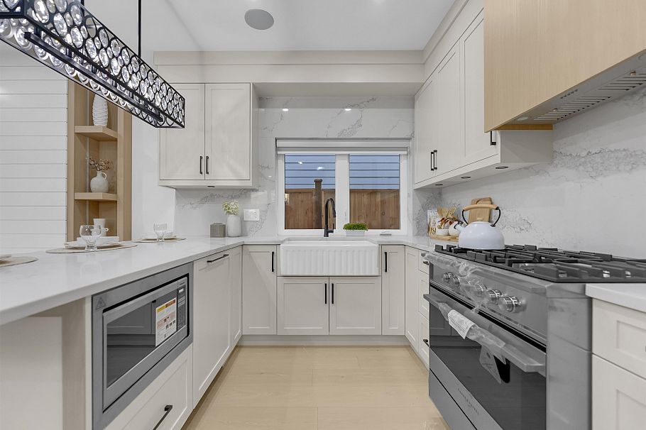 2 2888 E 6th Avenue Vancouver, BC - 3