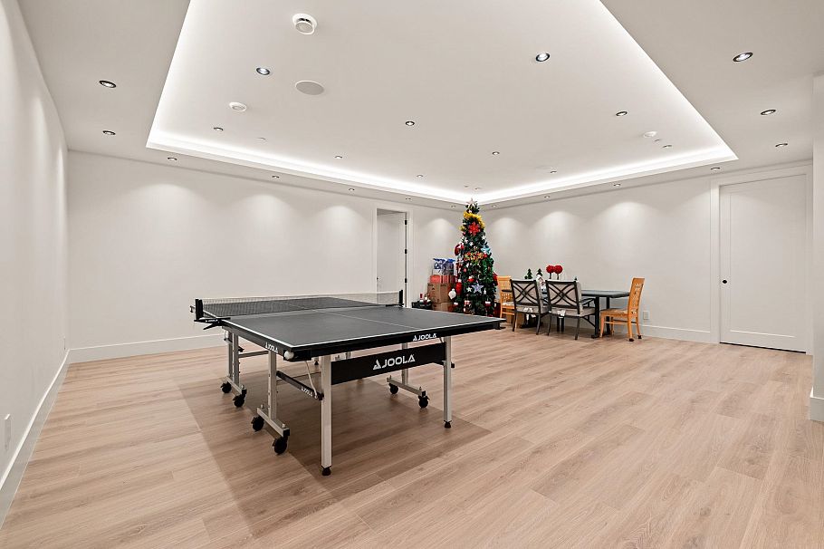 2051 W King Edward Avenue Vancouver, BC - 24