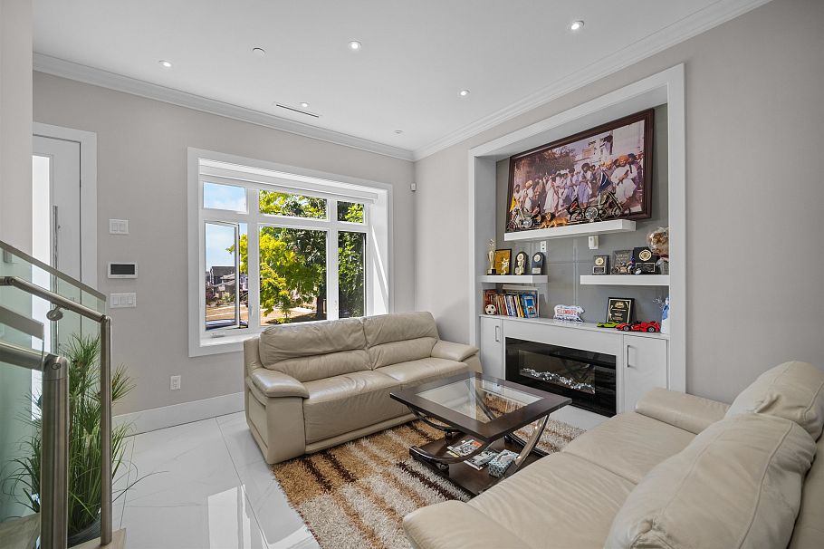 1475 E 55th Avenue Vancouver, BC - 24