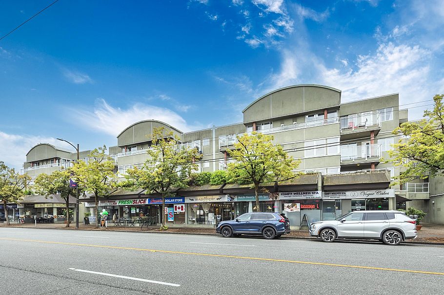 107 3280 W Broadway Vancouver, BC - 1