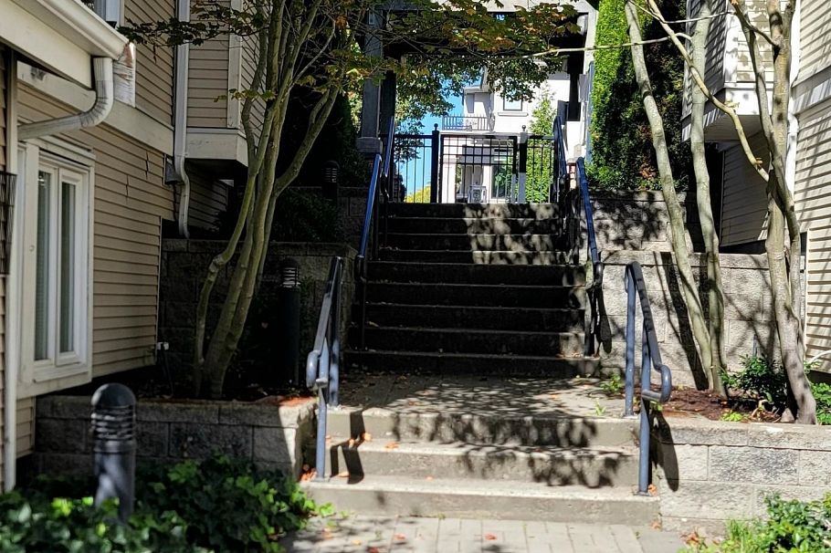 3238 E 54th Avenue Vancouver, BC - 22