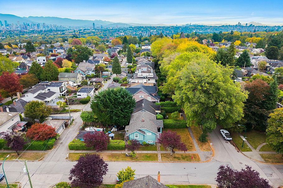 3895 W 20th Avenue Vancouver, BC - 8