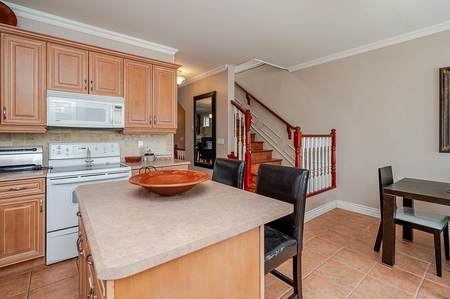 1546 E 2nd Avenue Vancouver, BC - 18