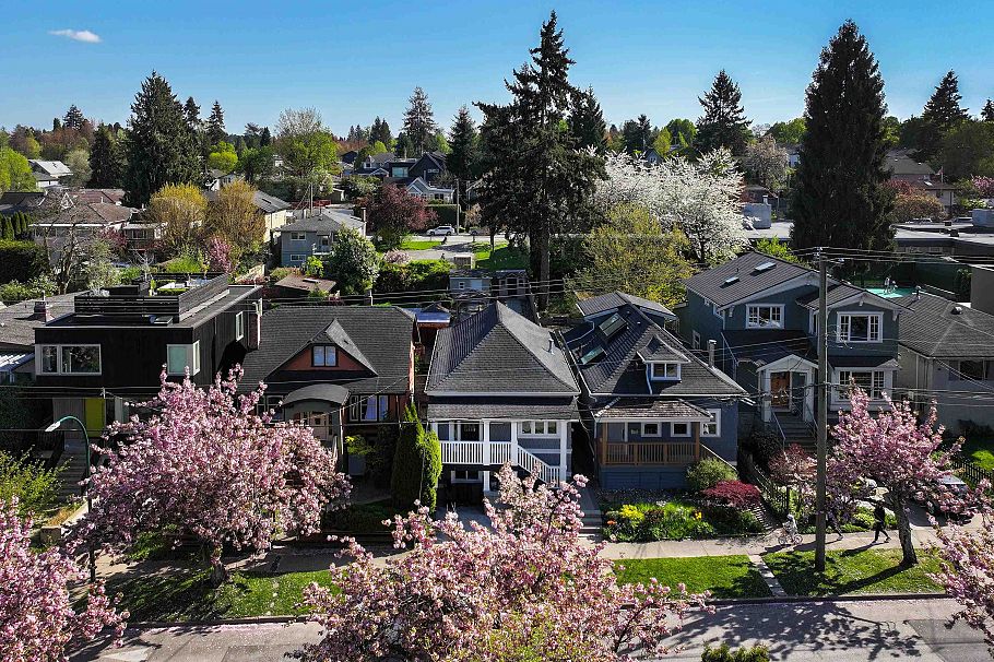 454 E 28th Avenue Vancouver, BC - 1