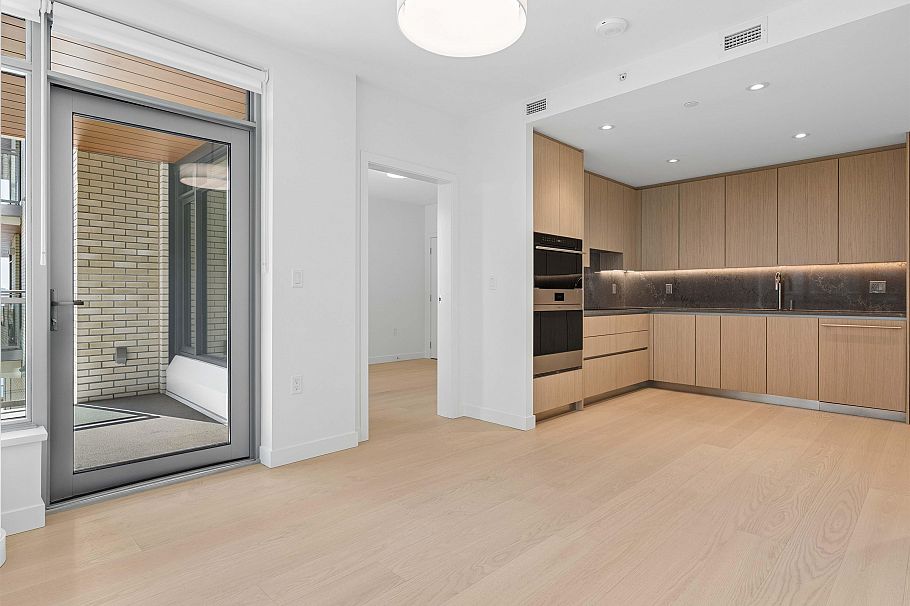 302 777 Harbour Way North Vancouver, BC - 17