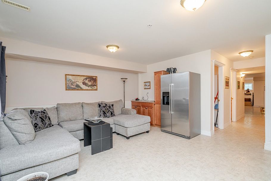 1546 E 2nd Avenue Vancouver, BC - 29