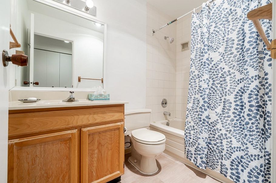 1304 W 7th Avenue Vancouver, BC - 26