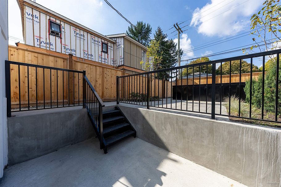 1 5385 Earles Street Vancouver, BC - 18