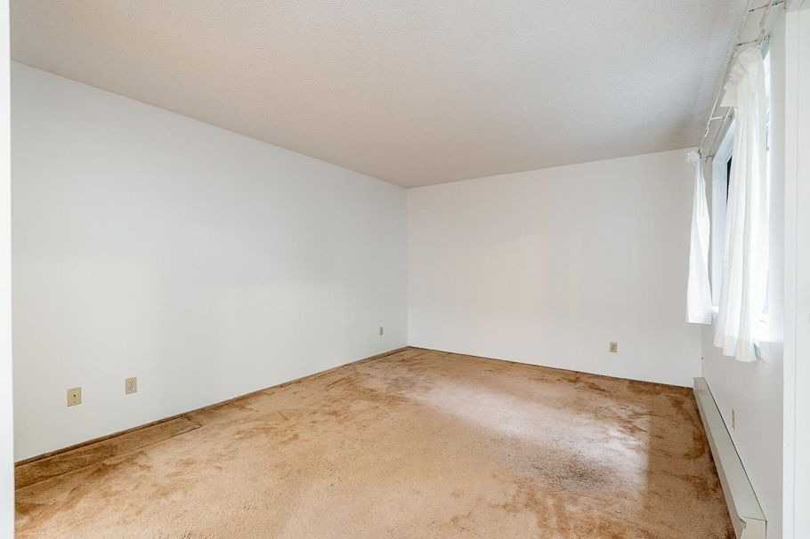 1304 W 7th Avenue Vancouver, BC - 19