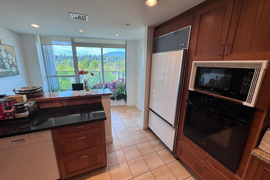 402 1777 Bayshore Drive Vancouver, BC - 10