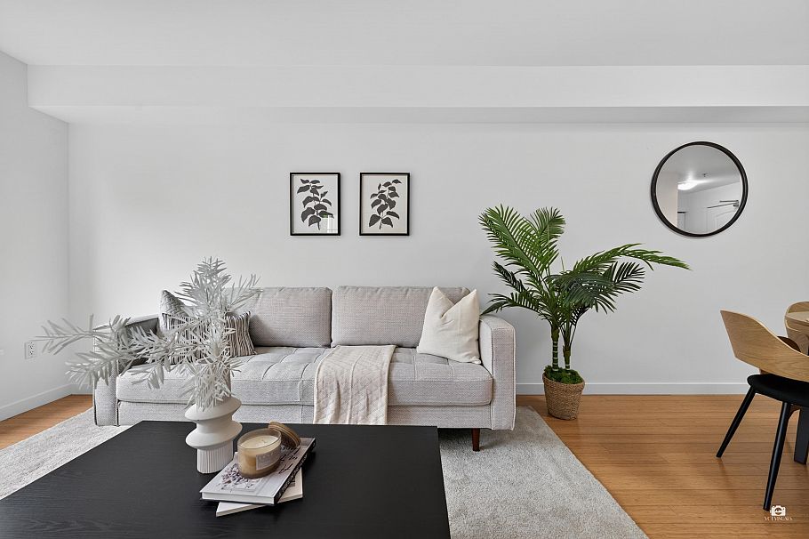 301 3575 Euclid Avenue Avenue Vancouver, BC - 4