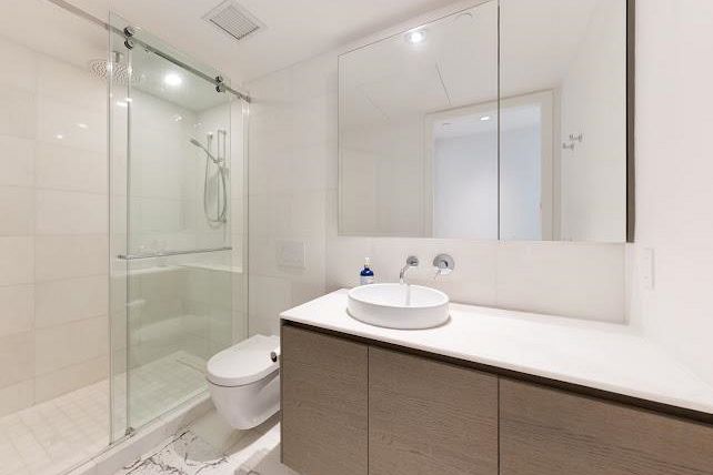 703 1171 Jervis Street Vancouver, BC - 9