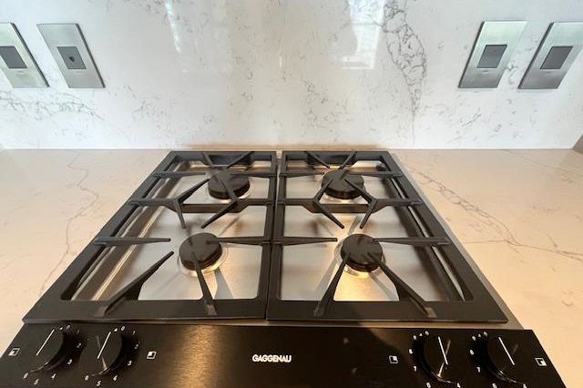 902 1408 Robson Street Vancouver, BC - 5